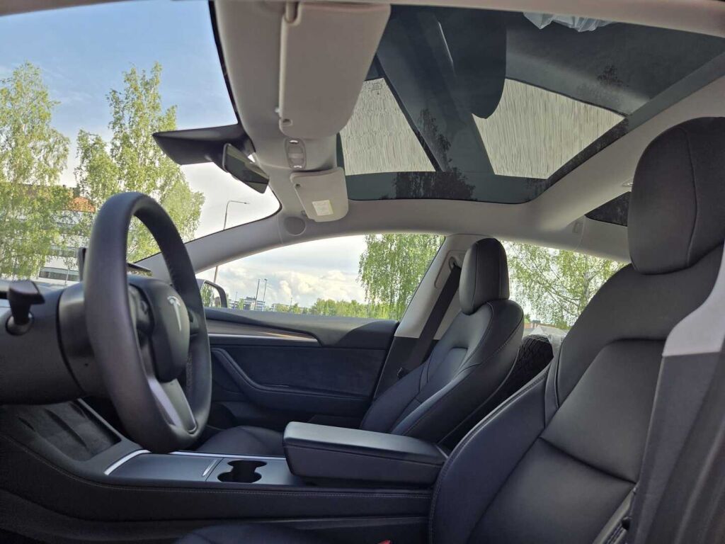Tesla Model 3 2023 Harmaa