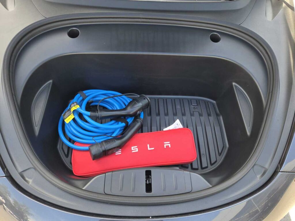 Tesla Model 3 2023 Harmaa