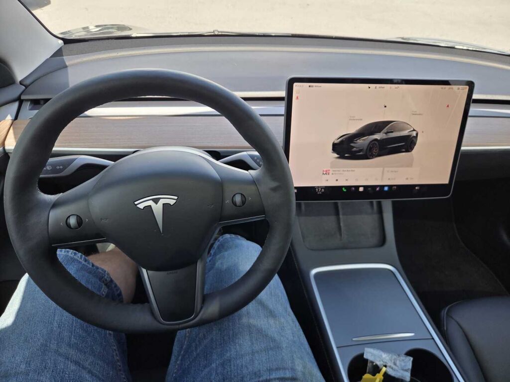 Tesla Model 3 2023 Harmaa