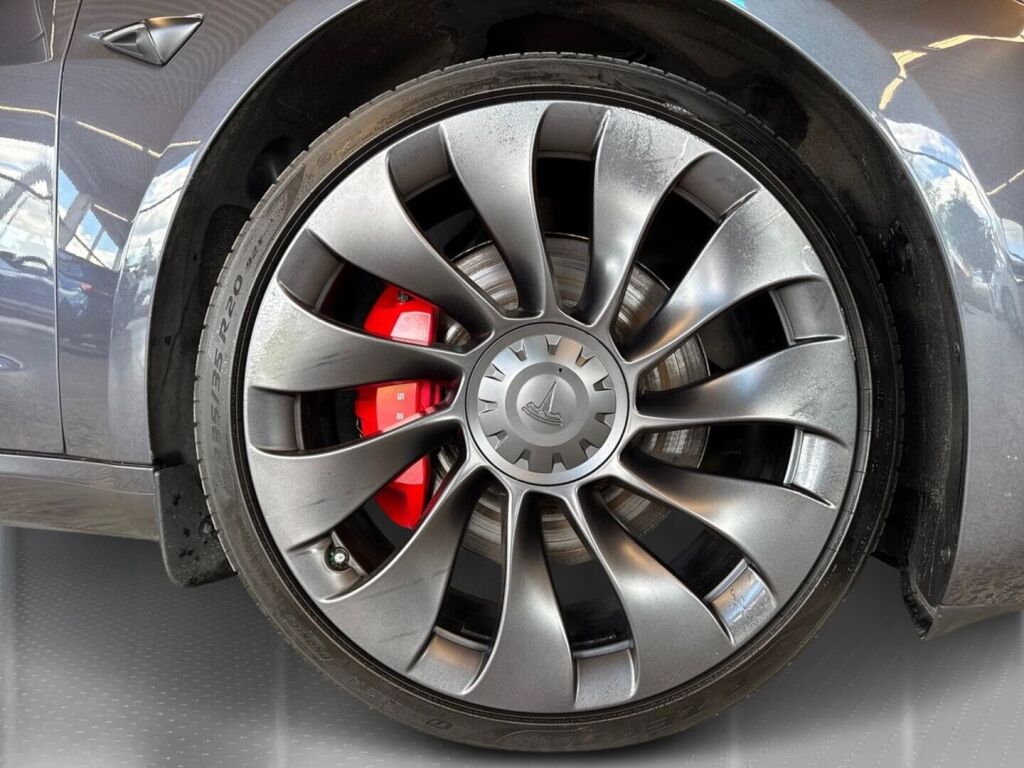 Tesla Model 3 2023 Harmaa