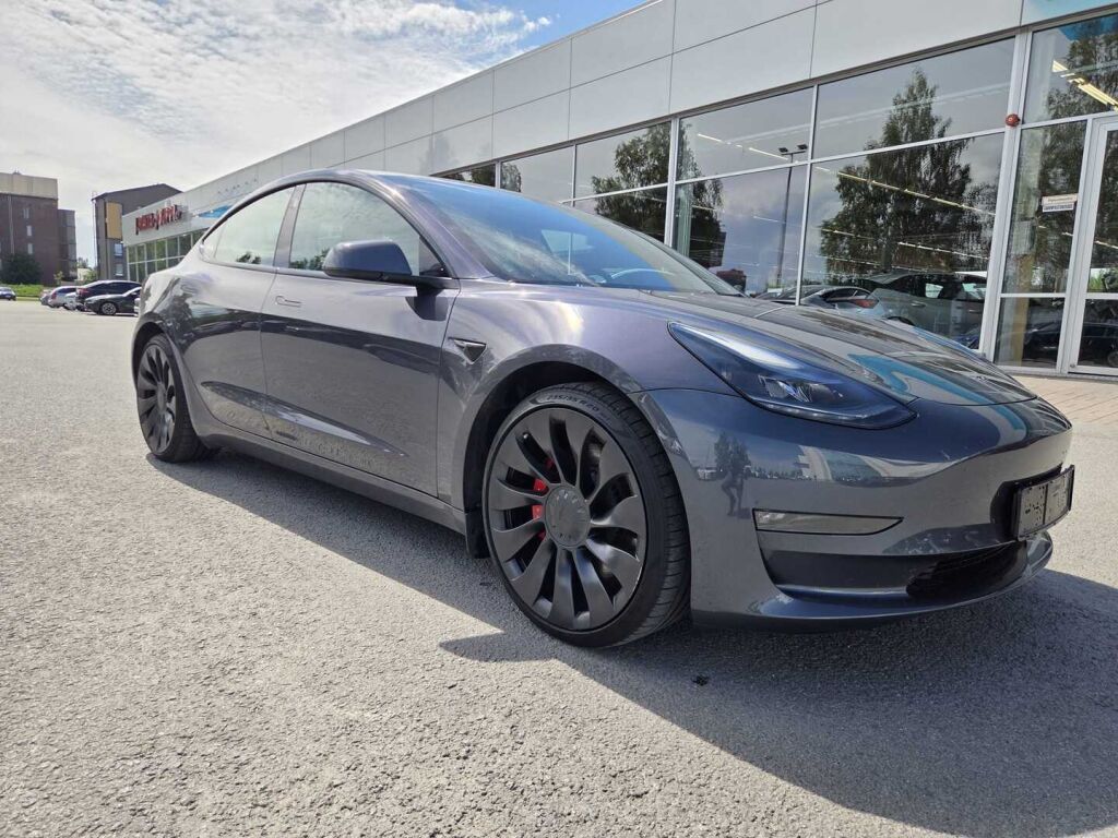 Tesla Model 3 2023 Harmaa