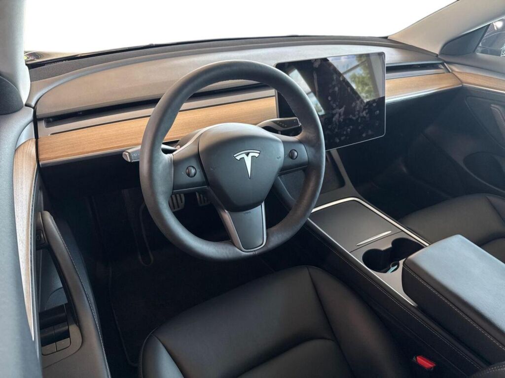 Tesla Model 3 2023 Harmaa