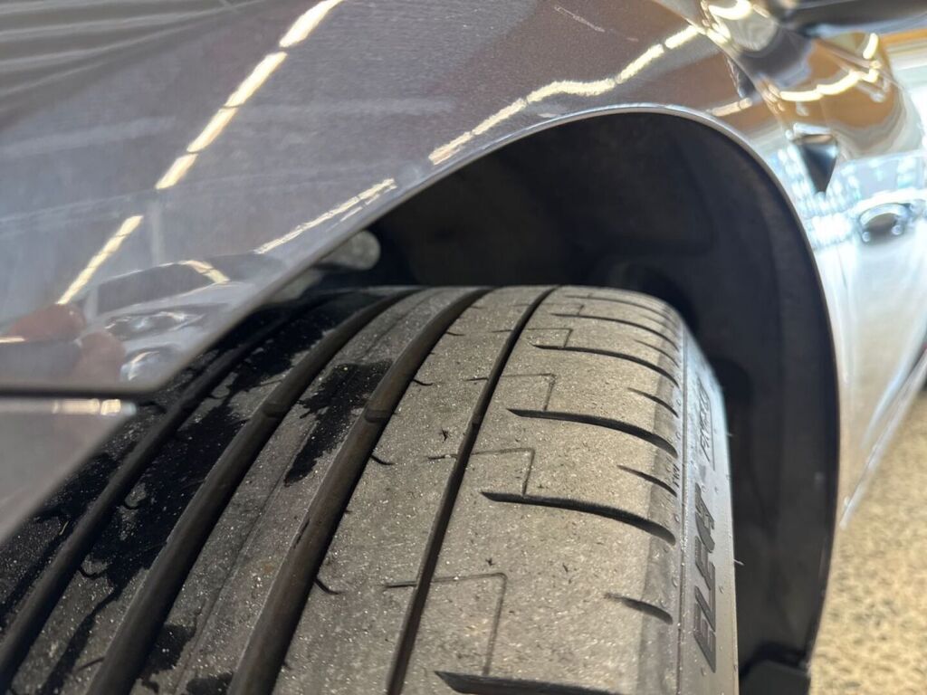 Tesla Model 3 2023 Harmaa