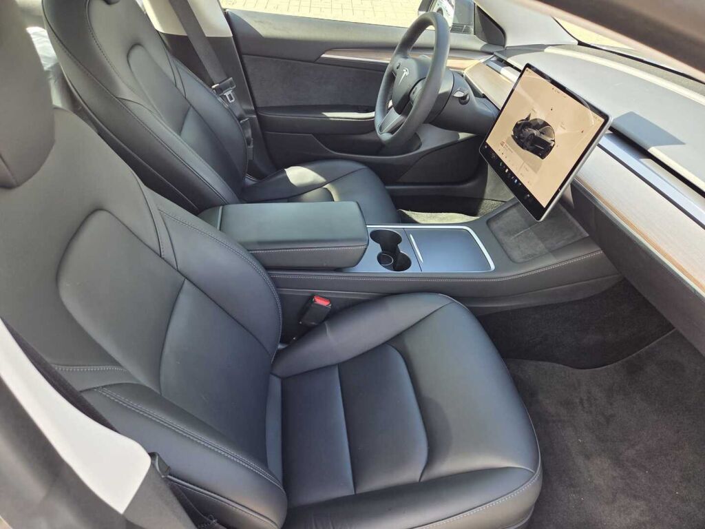 Tesla Model 3 2023 Harmaa