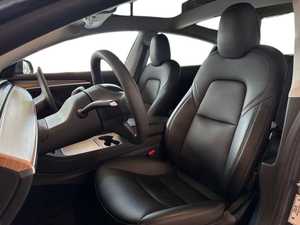 Tesla Model 3 2023 Harmaa