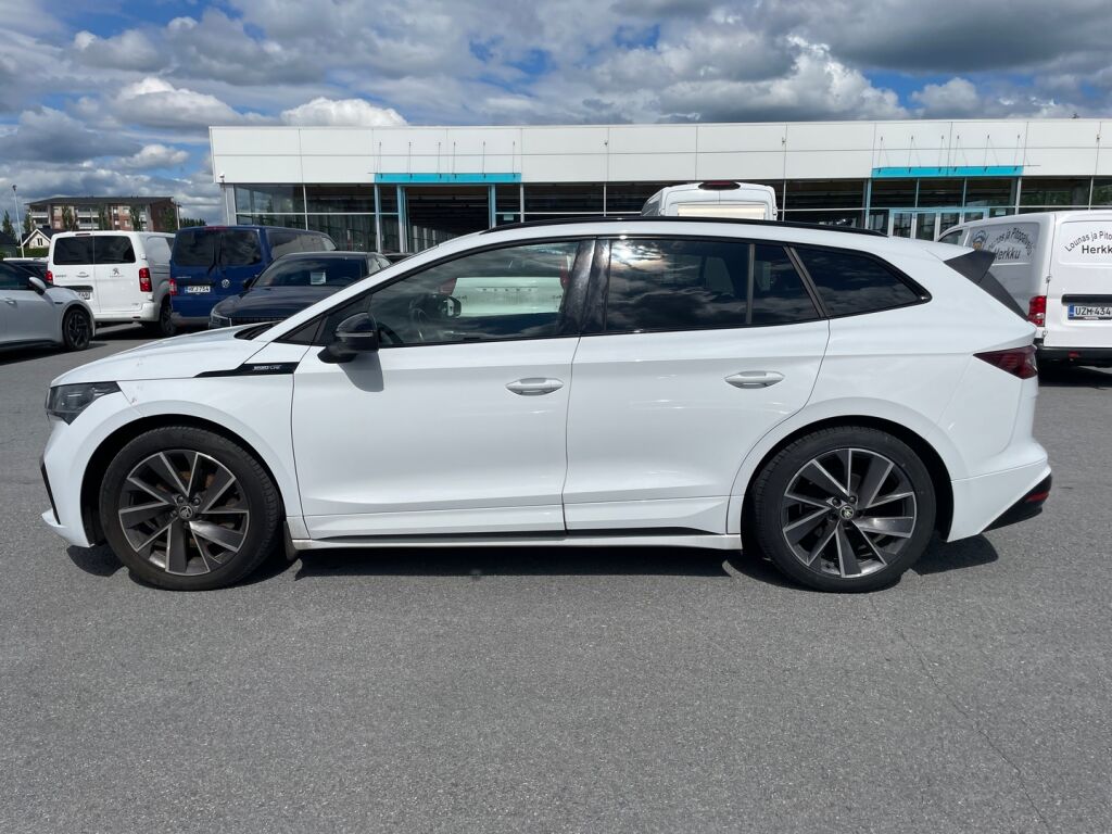 Skoda Enyaq 2022 Valkoinen