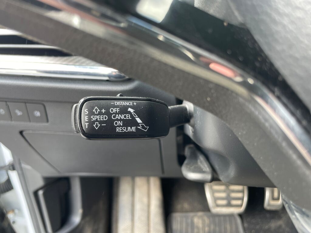 Skoda Enyaq 2022 Valkoinen