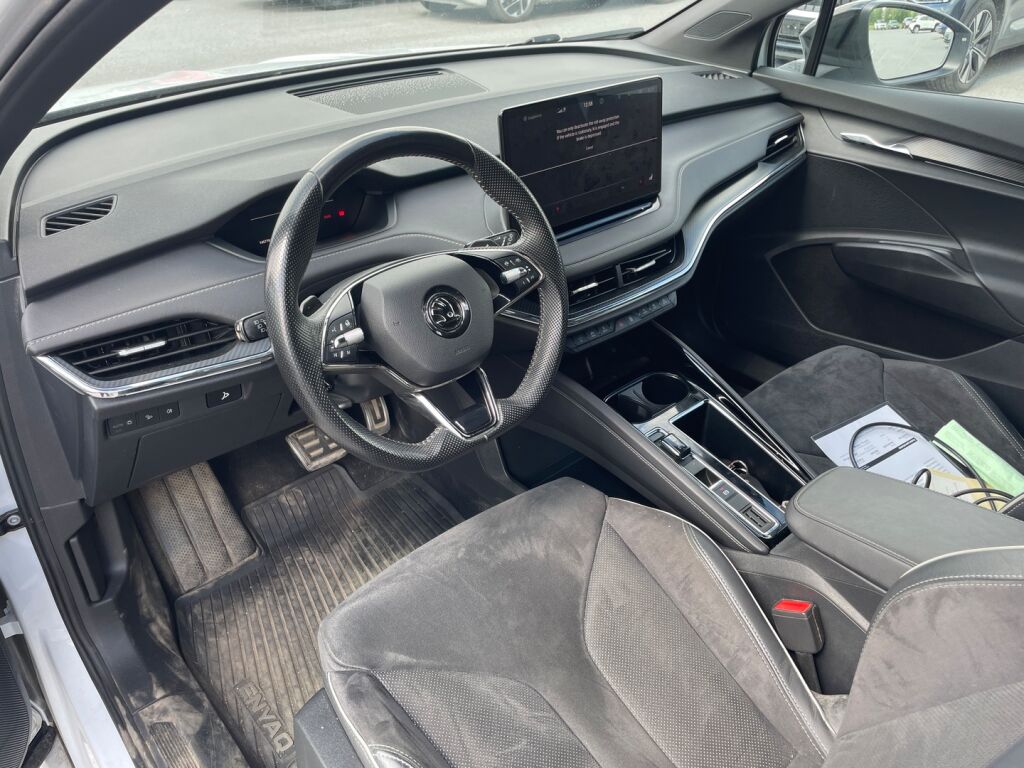 Skoda Enyaq 2022 Valkoinen