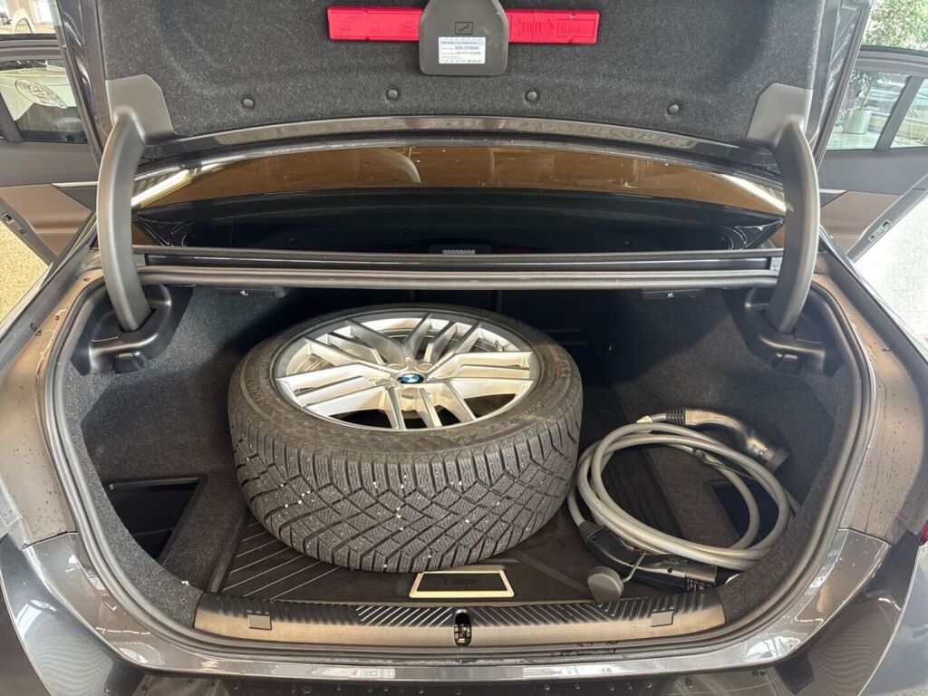 BMW i5 2024 Harmaa