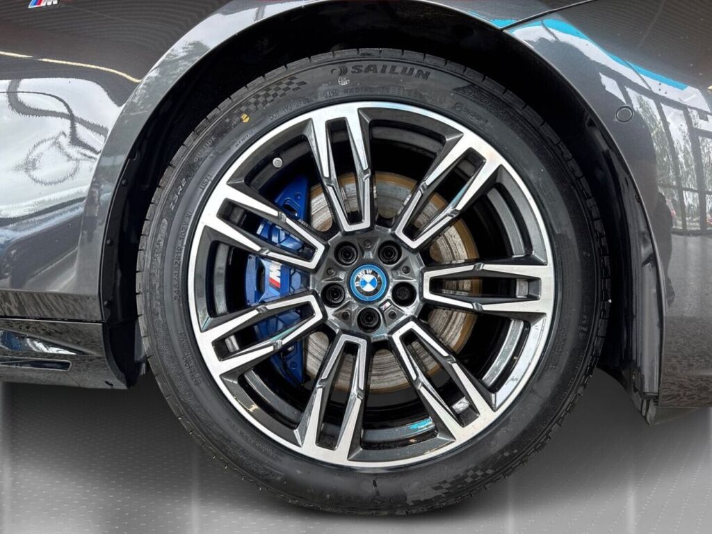BMW i5 2024 Harmaa
