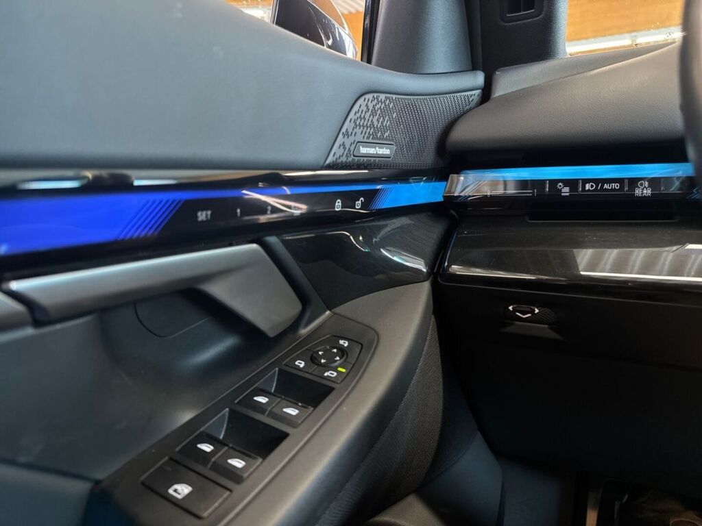 BMW i5 2024 Harmaa