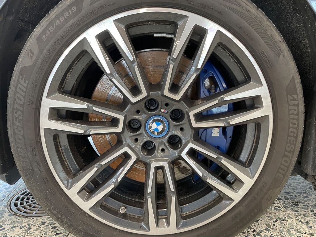 BMW i5 2024 Harmaa