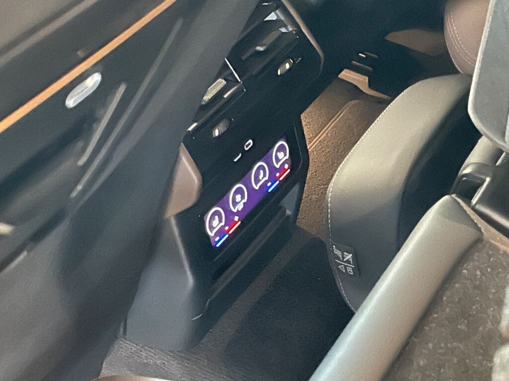 BMW i5 2024 Harmaa