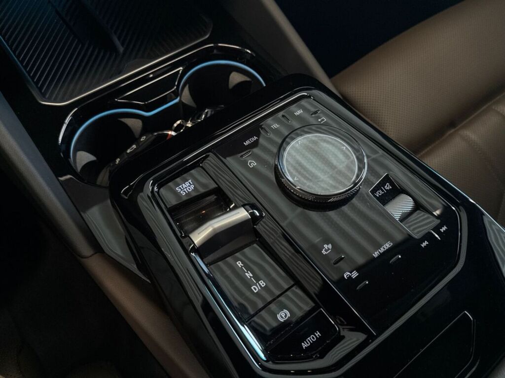 BMW i5 2024 Harmaa