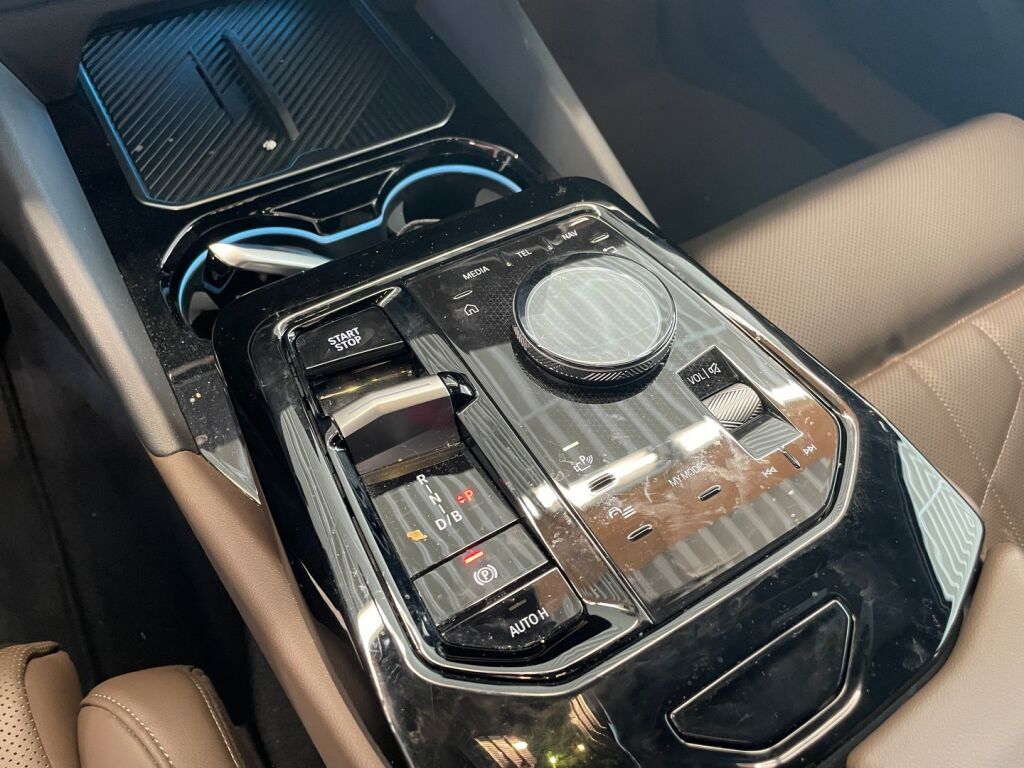 BMW i5 2024 Harmaa