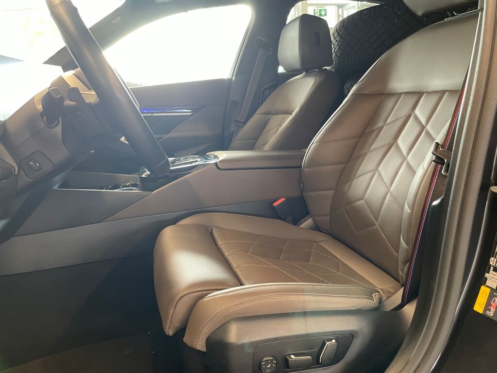BMW i5 2024 Harmaa