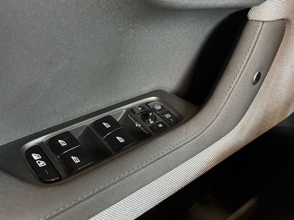 Polestar 2 2023 Sininen