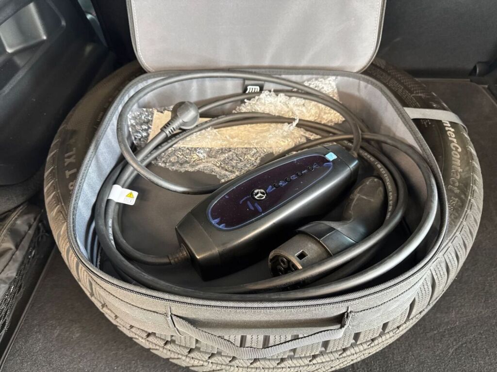 Mercedes-Benz EQB 2025 