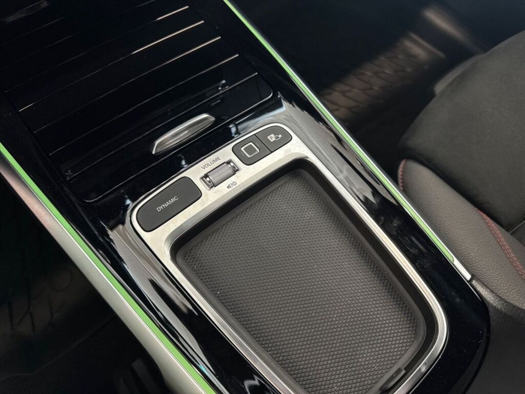 Mercedes-Benz EQB 2025 