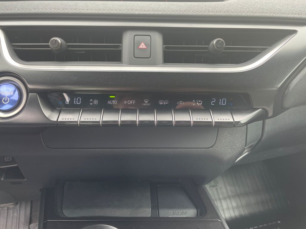Lexus UX 2021 Musta