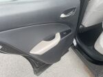 Lexus UX 2021 Musta