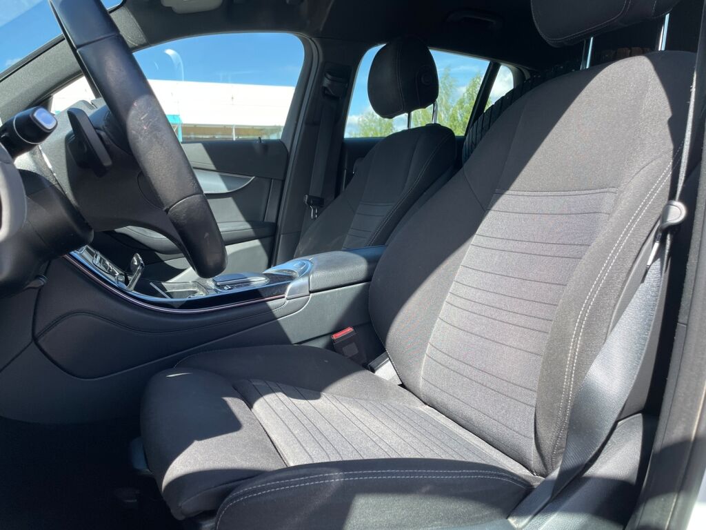 Mercedes-Benz EQC 2021 Valkoinen
