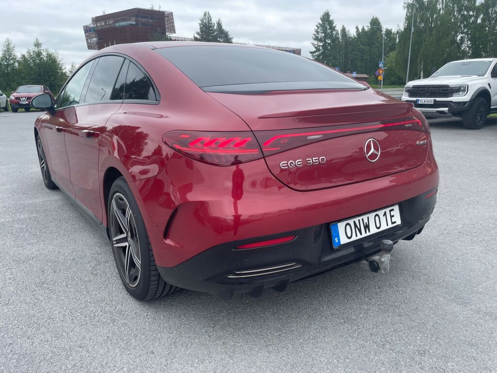 Mercedes-Benz EQE 2024 Punainen (Patagonia Red)
