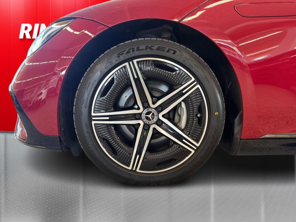Mercedes-Benz EQE 2024 Punainen (Patagonia Red)