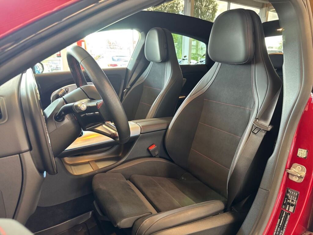 Mercedes-Benz CLA 2026 Punainen (Patagonia Red)