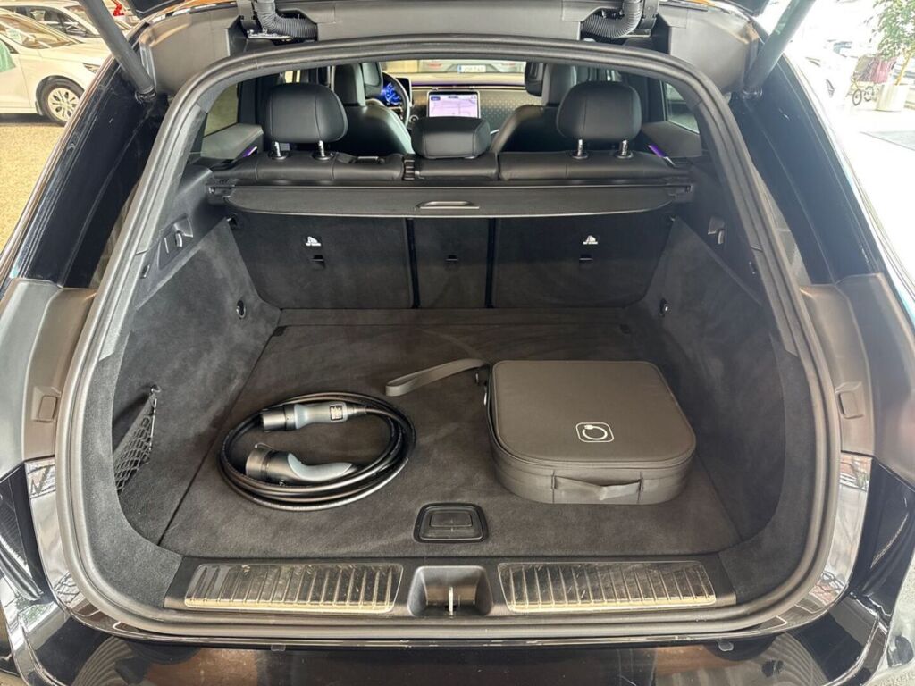 Mercedes-Benz EQE SUV 2024 Musta