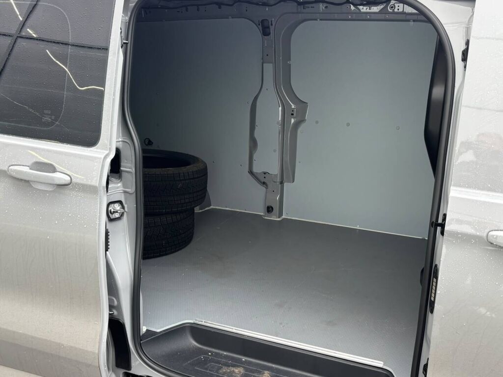 Volkswagen Transporter 2026 Harmaa