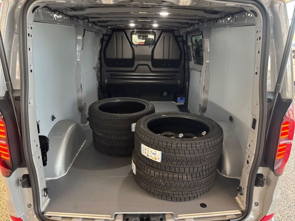 Volkswagen Transporter 2026 Harmaa