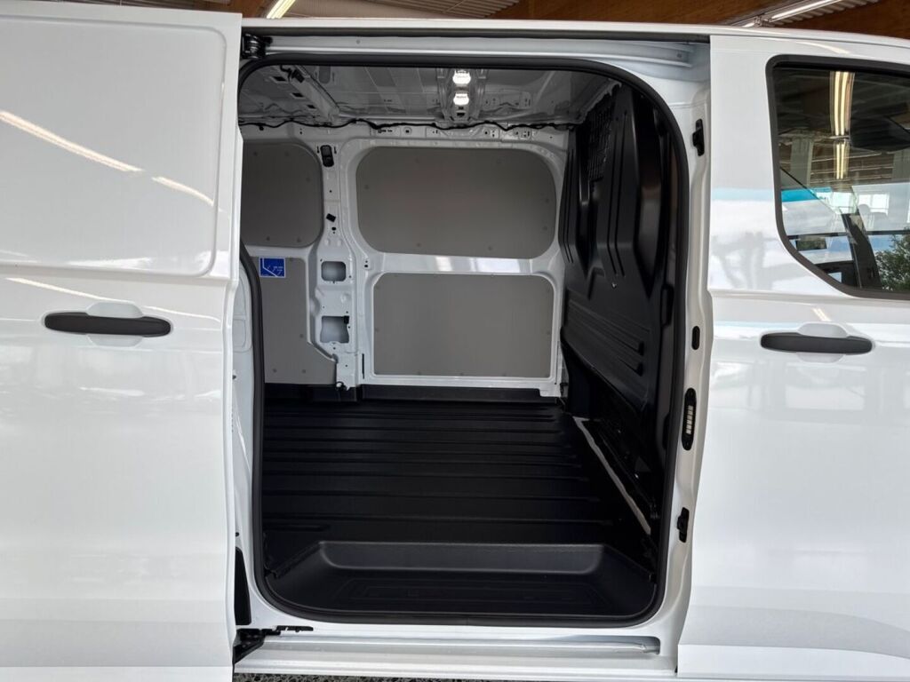 Ford Transit Custom 2026 Frozen White