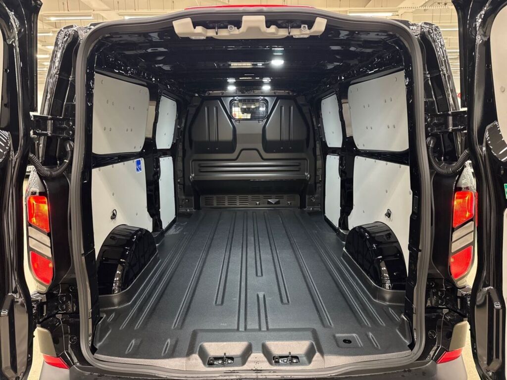Ford Transit Custom 2026 Musta