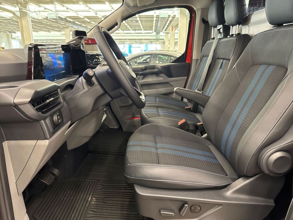 Ford Transit Custom 2026 Punainen
