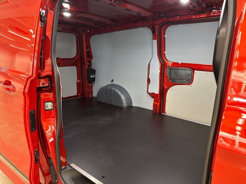 Ford Transit Custom 2026 Punainen