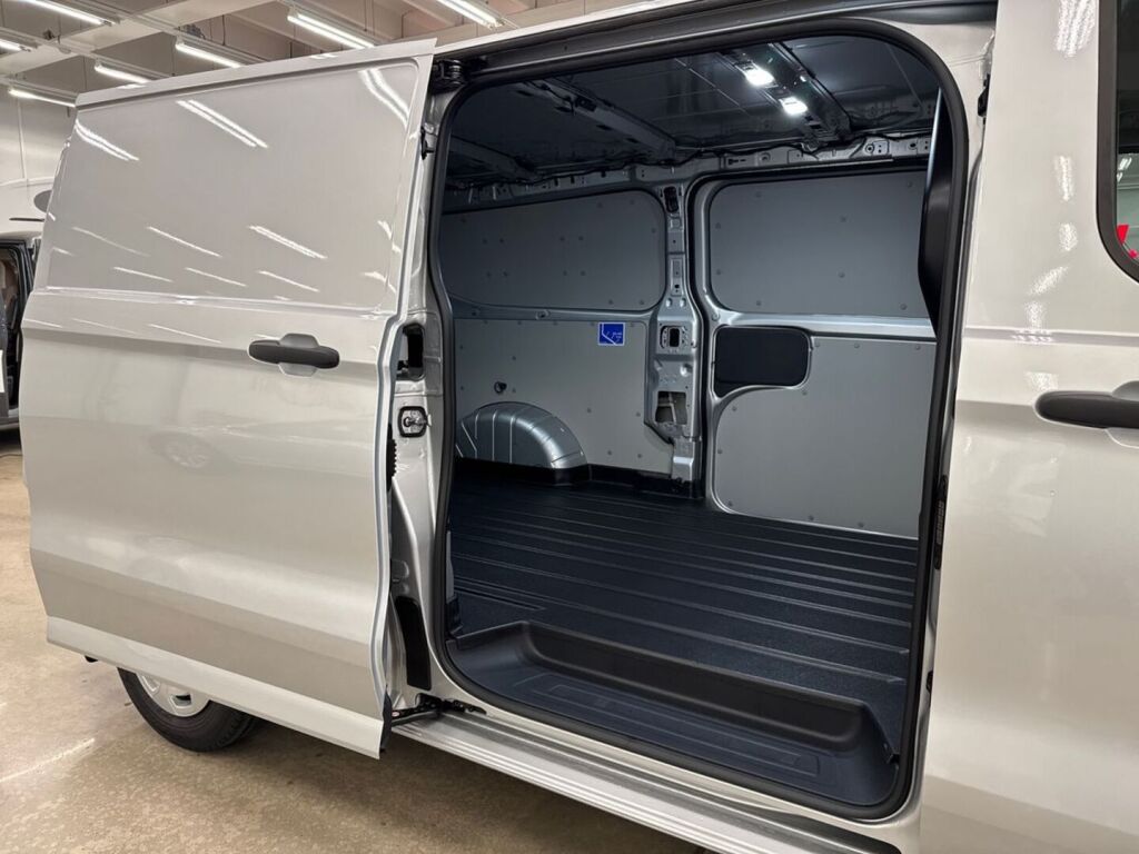 Ford Transit Custom 2026 Harmaa