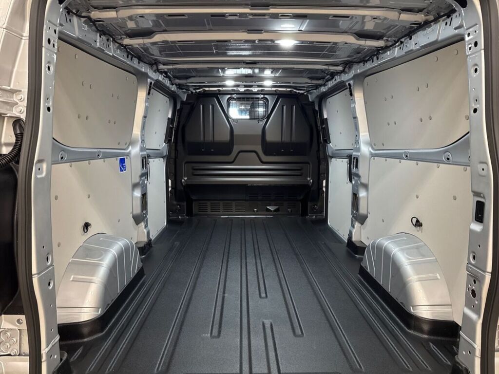 Ford Transit Custom 2026 Harmaa