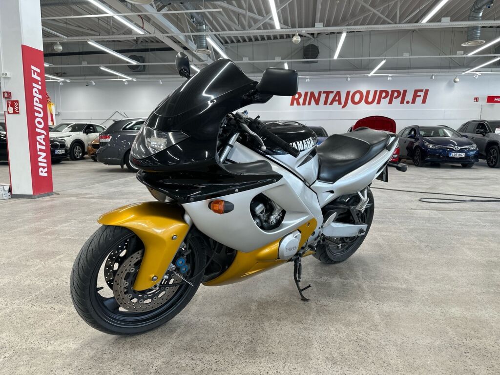 Yamaha YZF 2000 