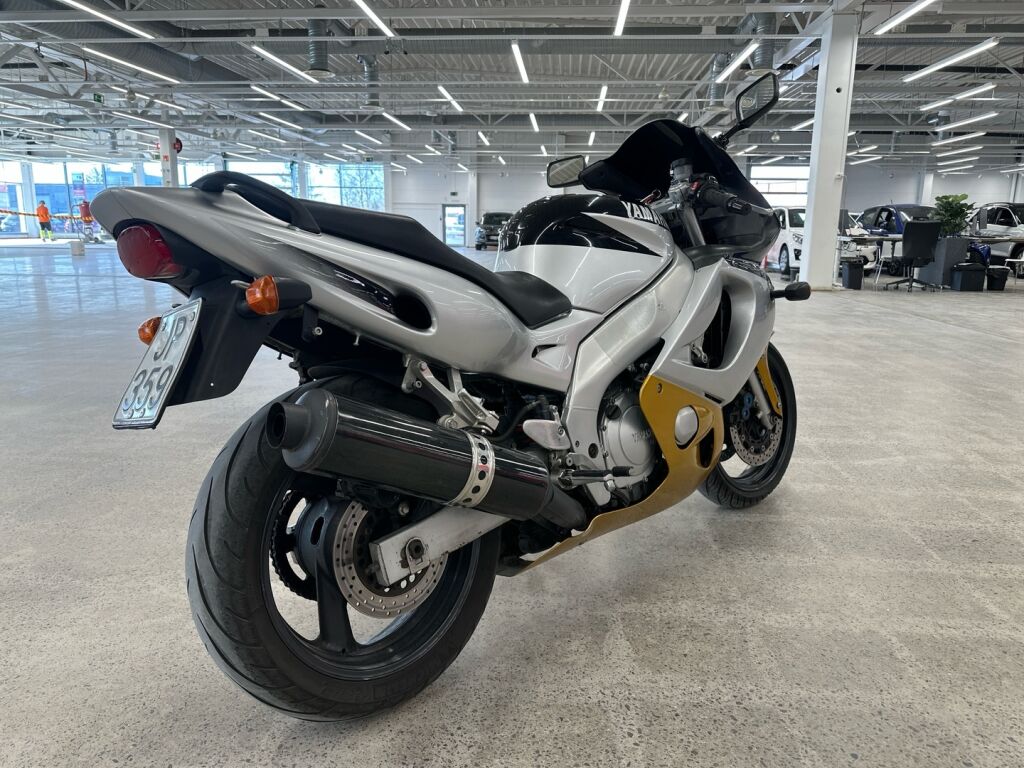 Yamaha YZF 2000 