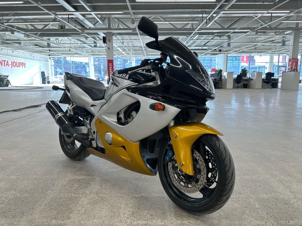 Yamaha YZF 2000 