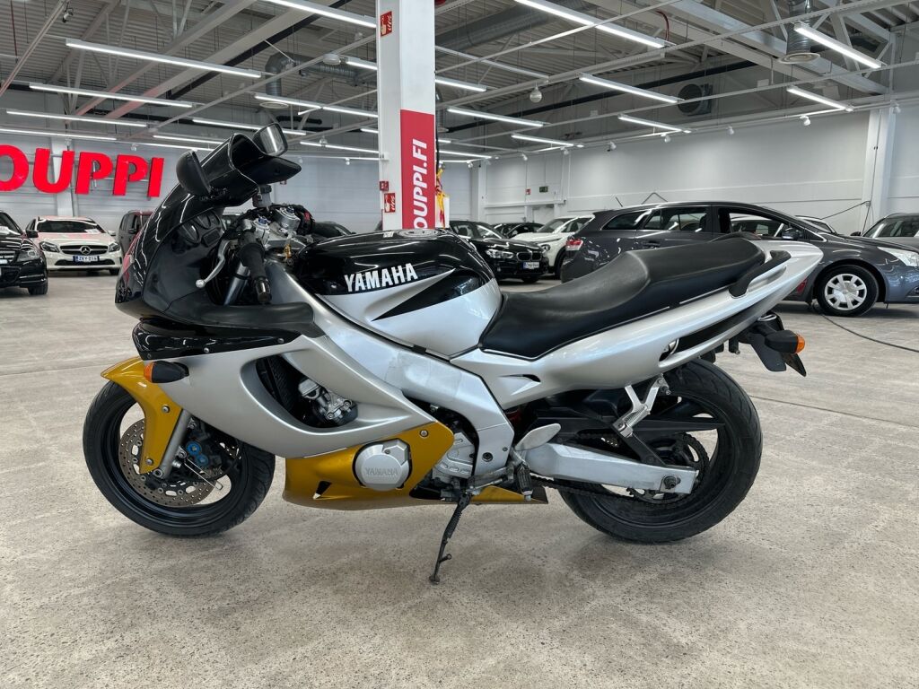 Yamaha YZF 2000 