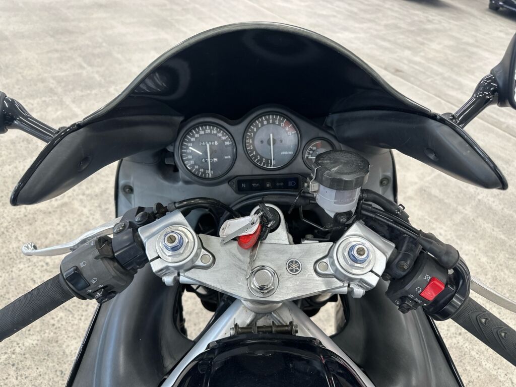 Yamaha YZF 2000 