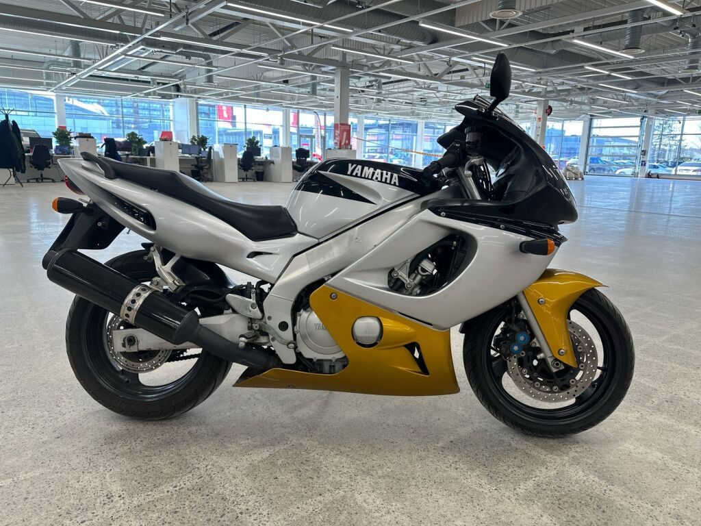 Yamaha YZF 2000 