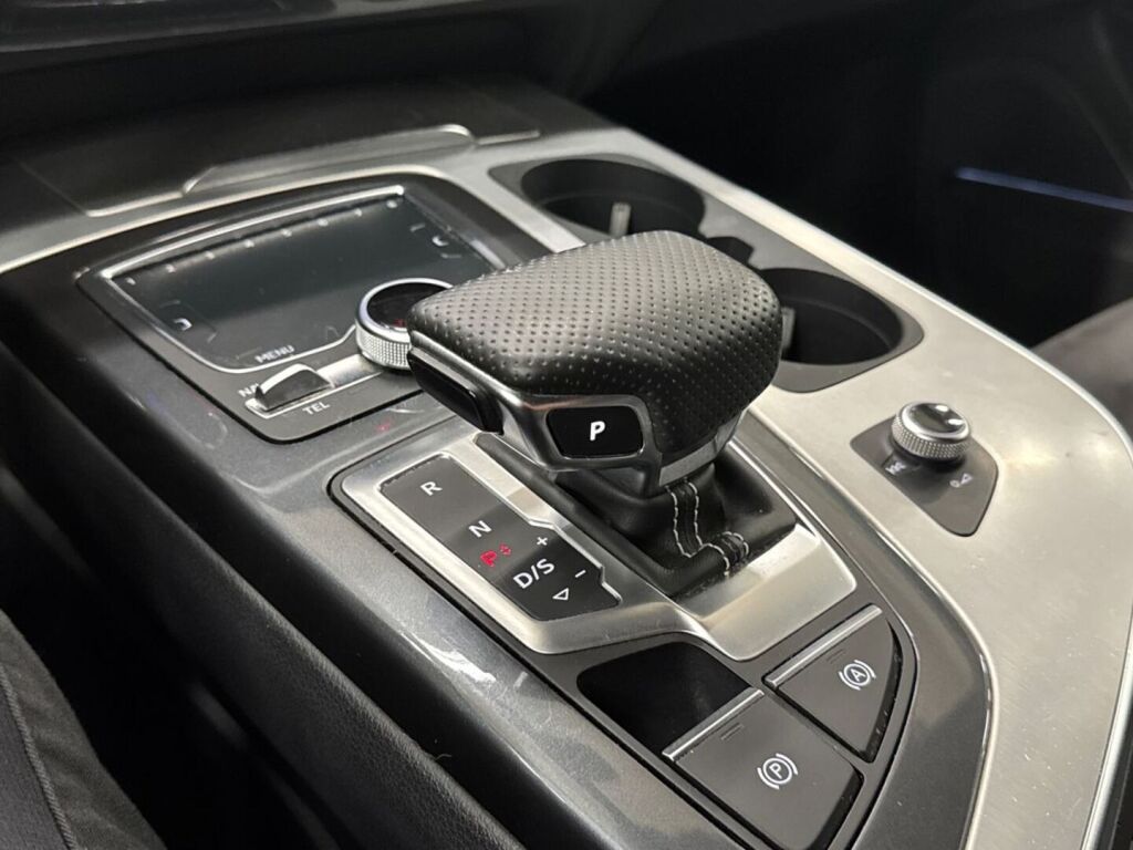 Audi Q7 2015 Harmaa