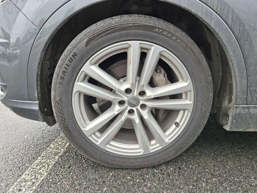 Audi Q7 2015 Harmaa