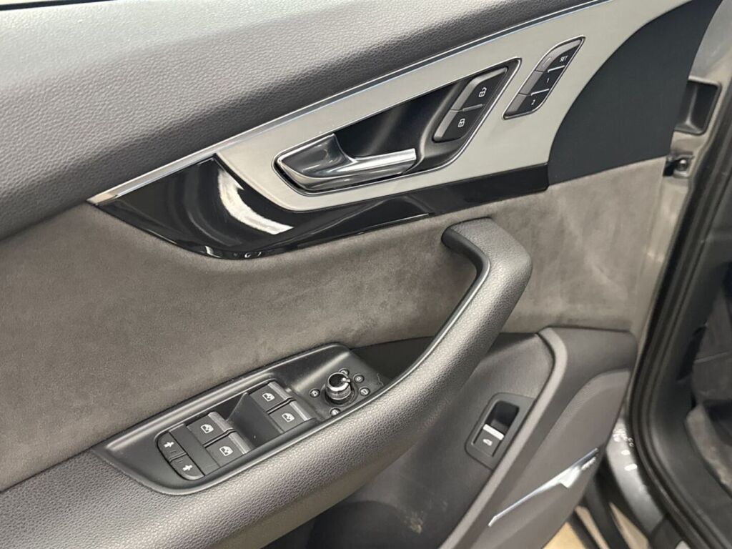 Audi Q7 2015 Harmaa