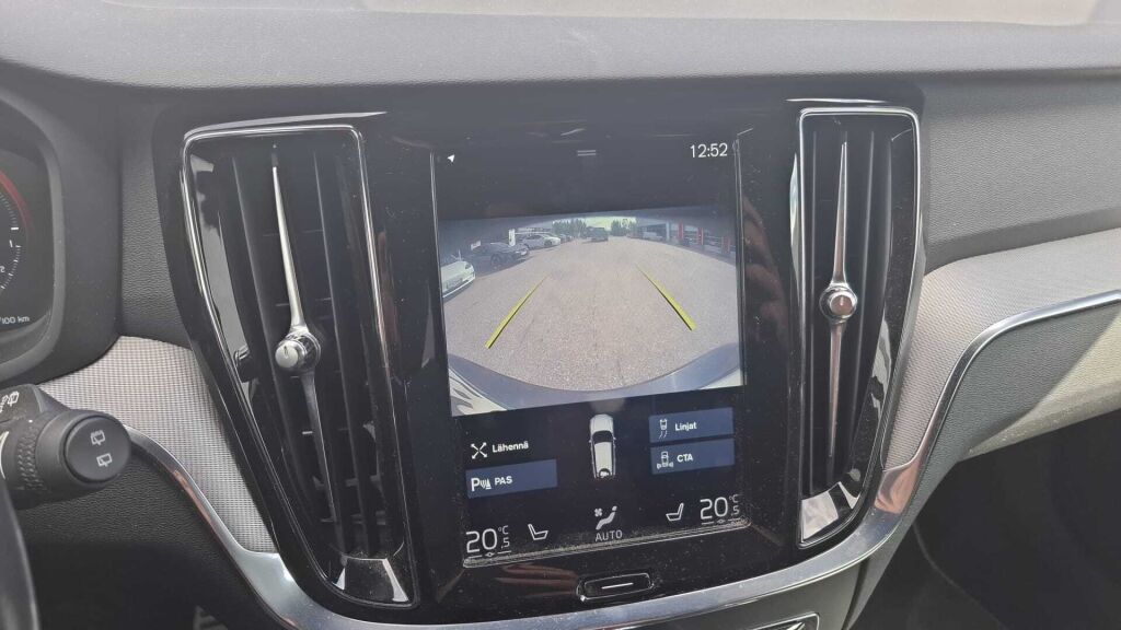 Volvo V60 2020 Musta