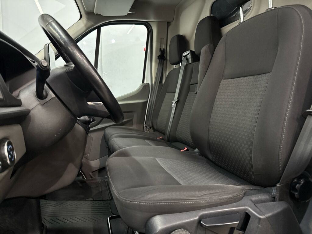 Ford Transit 2020 Valkoinen