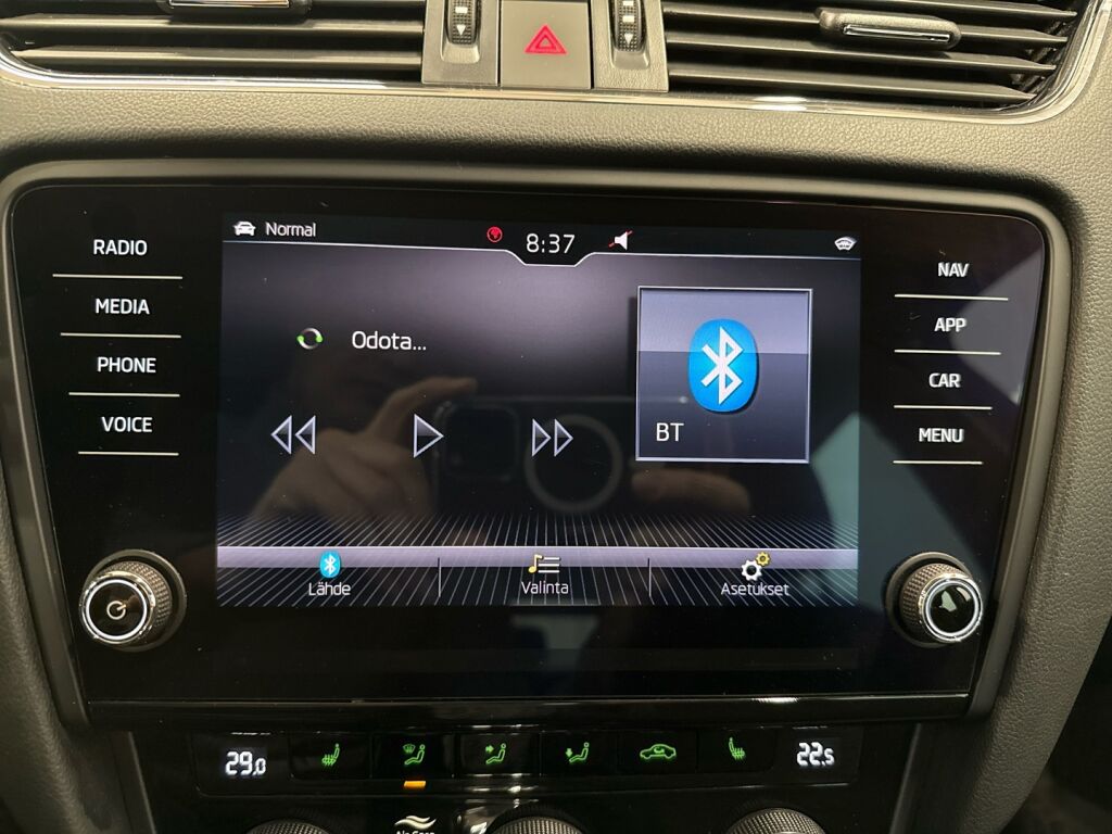 Skoda Octavia 2020 Musta